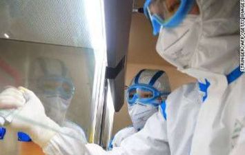 عالم فيروسات بأمريكا: علاج الإيبولا فشل في مكافحة كورونا.. واللقاح الجديد يحتاج 9 أشهر