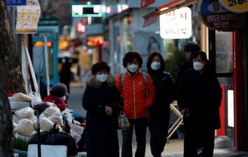 كوريا الجنوبية تسجل أقل زيادة في عدد حالات الإصابة بفيروس كورونا خلال شهر