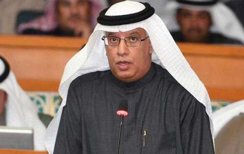   مبارك الحريص وزير الدولة لشؤون الخدمات ومجلس الأمة الكويتى 