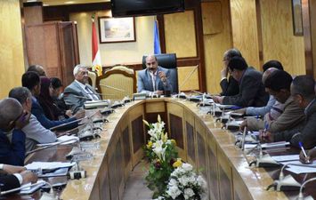محافظ اسوان في لقاء مع رئيس الهيئة العمرانية