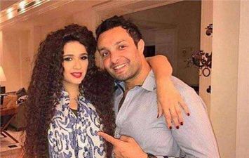 وائل عبد العزيز وشقيقته ياسمين 