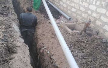 مليون و400 ألف جنيه لمد خطوط مياه لقرى مركز سمالوط بالمنيا
