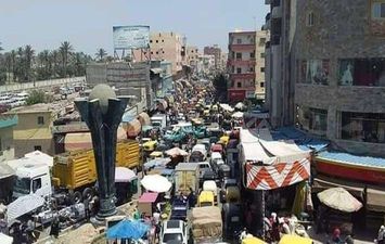 اكتظاظ أسواق الإسكندرية بالمواطنين قبل رمضان