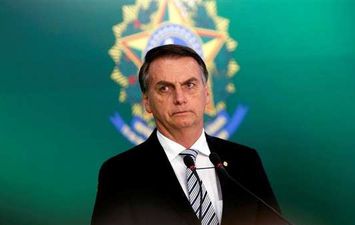 الرئيس البرازيلي يقيل وزير الصحة بسبب خلافات حول التعامل مع كورونا