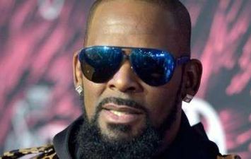 تأجيل محاكمات المغني الأمريكي أر كيلي إلى الخريف بسبب فيروس كورونا 