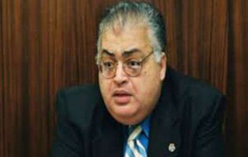 وفاة الكاتب عمرو عبد السميع