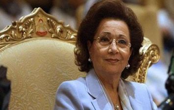 سوزان مبارك تتلقى معايدة في عيد الأم