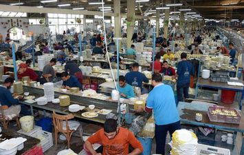 رفع الحجر الصحي عن الشركة المصرية الألمانية للبورسلين بالإسكندرية 
