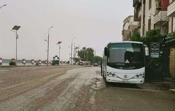سقوط أمطار خفيفة بمدينة ادفو بأسوان 