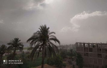 عاصفة ترابية شديدة تضرب محافظة قنا 