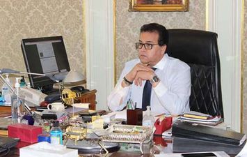 وزير التعليم العالي: مصر الأولى على مستوى إفريقيا والشرق الأوسط في التجارب الإكلينيكية لمجابهة فيروس كورونا