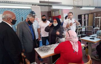  إنتاج الكمامات القماش بمدرسة مصطفى كامل الثانوية الصناعية بنات بالإسكندرية