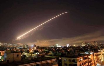 الدفاعات السورية تسقط صواريخ إسرائيلية
