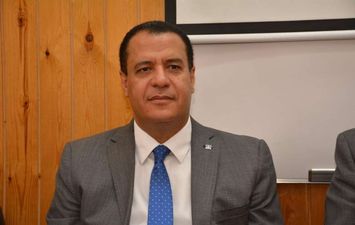 الدكتور شحاته شلقامى نائب رئيس جامعة أسيوط لشئون الطلاب 