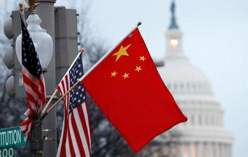 العلمين الأمريكي والصيني