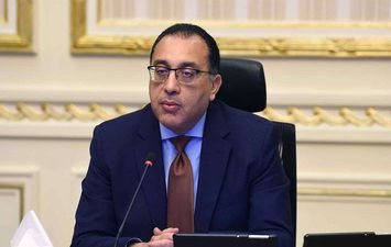 رئيس الوزراء : السيسي وجه بتطوير وتوسعة ميناء الإسكندرية