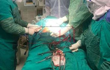 مستشفى الأقصر العام ينجح في إتمام عملية جراحيه لسيدة مصابة بكورونا 