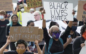 مظاهرات مناهضة للعنصرية 