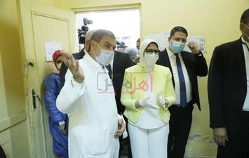 ننشر تفاصيل زيارة وزيرة الصحة لمستشفى أم المصريين العام