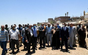 إعادة استكمال كورونيش النيل في أبوتشت بقنا