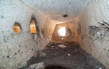 اكتشاف غرف بمنطقة الهضبة الصحراوية غرب أبیدوس