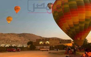 البالون الطائر في الأقصر 