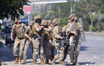 مقتل عسكريين اثنين ومسلح إثر هجوم على مركز للجيش اللبناني