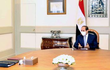 السيسي  في اجتماع مع وزير الداخلية 