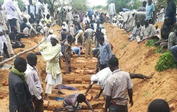 دفن ضحايا مجزرة دارفور السودانية (RT)