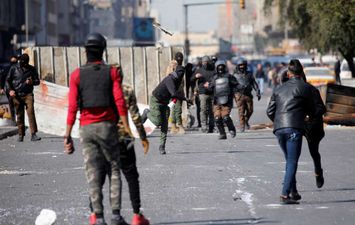 صدامات بين معتصمين وقوات الأمن في بغداد