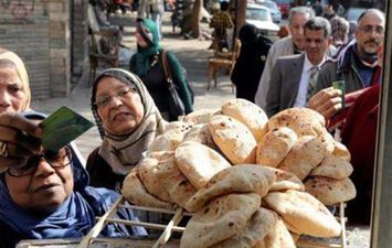 صرف حصة المواطنين اليومية من الخبز 