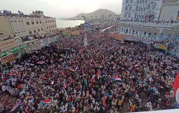 مظاهرة حاشدة في اليمن دعما للمجلس الانتقالي الجنوبي والإدارة الذاتية