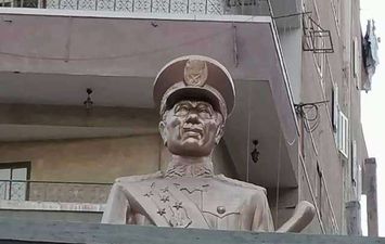 تمثال الرئيس الراحل محمد أنور السادات