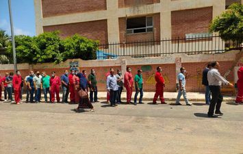 توافد المواطنين للإدلاء بأصواتهم في انتخابات الشيوخ بالإسكندرية
