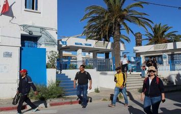 تونس تفرض حظر تجوال في بلدتين جنوب البلاد لوقف تفشي فيروس كورونا
