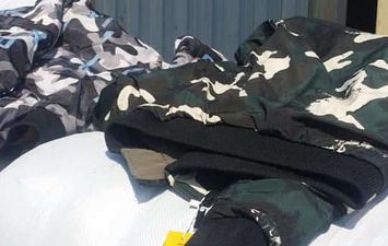 جمارك بورسعيد تضبط محاولة تهريب كمية من الملابس العسكرية  