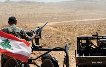 جندي لبناني على الحدود مع إسرائيل