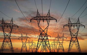 وزارة الكهرباء لتطوير شبكات الكهرباء 