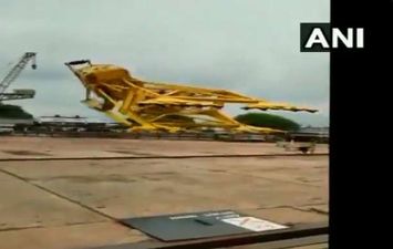 لحظة سقوط الرافعة