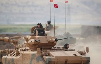 آليات عسكرية تركية (رويترز)