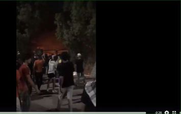 محتجون يحرقون مكتب مجلس النواب في البصرة