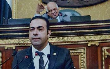 محمود حسين&quot; : وزير الشباب والرياضة وعد بحل أزمة المصري في مباراة حرس الحدود