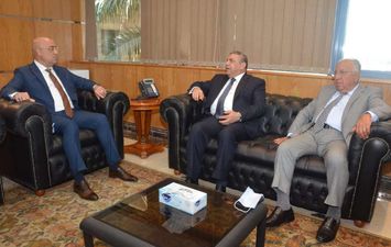 وزير الاسكان يلتقي رئيس اتحاد المقاولين العراقيين
