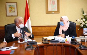 اجتماع وزيرة التضامن الاجتماعي مع خالد فودة