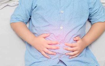 أعراض آلام البطن عند الأطفال