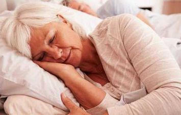 تأثير النوم على صحتك بعد سن الأربعين