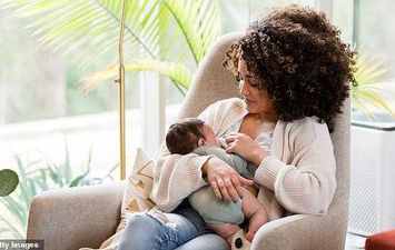 حليب الثدي يحمي الرضع من فيروس كورونا