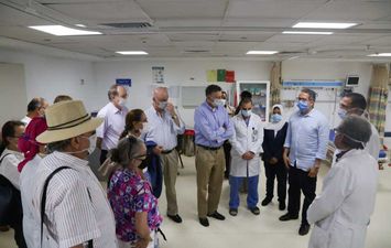 وزير السياحة يتفقد مستشفى شرم الشيخ الدولي