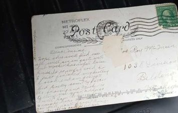 وصول بطاقة بريدية بعد ارسالها بـ100 عام