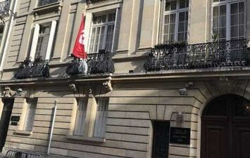 تونس تعلن غلق قنصليتها في باريس لمدة أسبوع